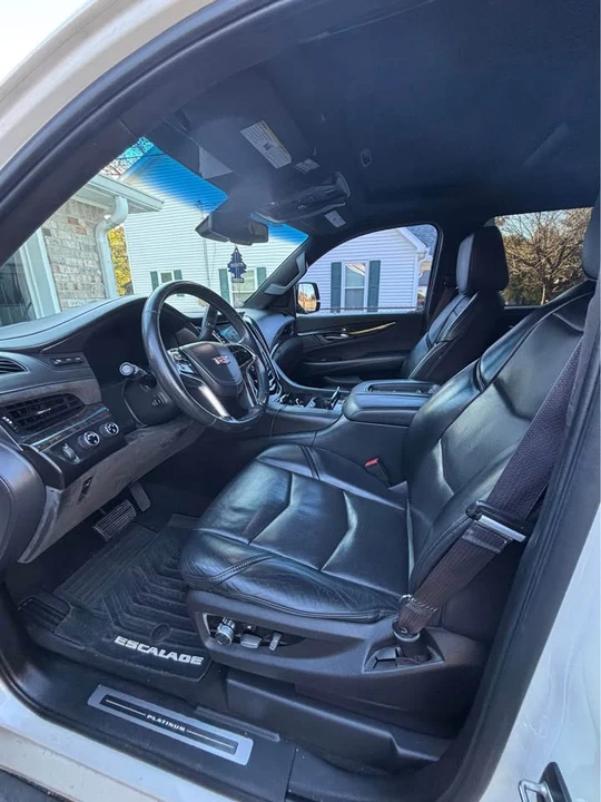2015 Cadillac Escalade 4th Gen - Image 5 of 8