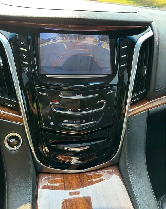 2015 Cadillac Escalade 4th Gen - Image 9 of 13