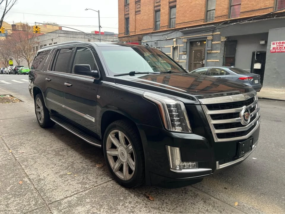 2015 Cadillac Escalade 4th Gen - Image 3 of 11