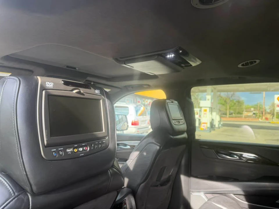 2015 Cadillac Escalade 4th Gen - Image 10 of 15