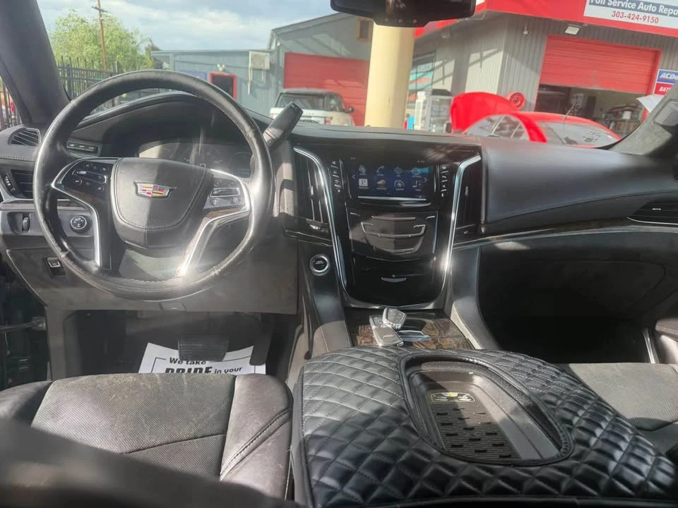 2015 Cadillac Escalade 4th Gen - Image 12 of 15