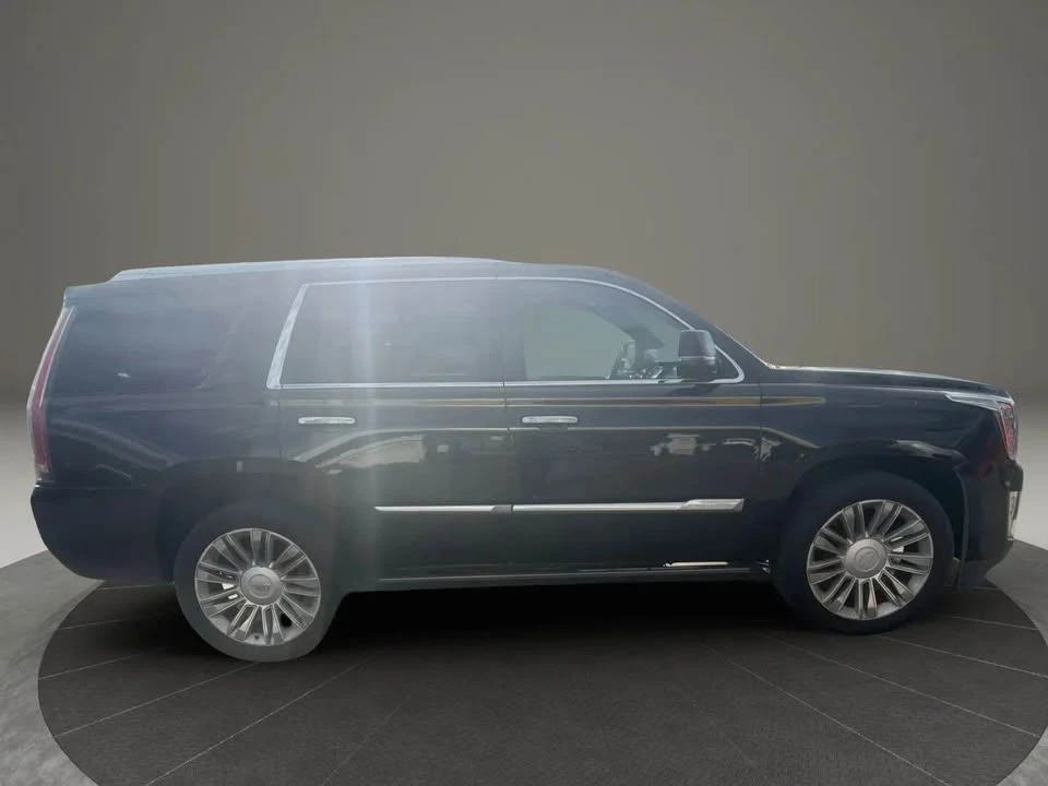 2015 Cadillac Escalade 4th Gen - Image 2 of 15