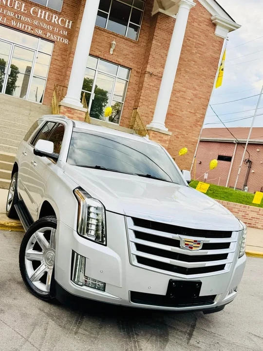 2015 Cadillac Escalade 4th Gen - Image 2 of 19