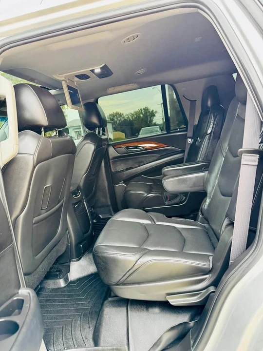 2015 Cadillac Escalade 4th Gen - Image 8 of 14