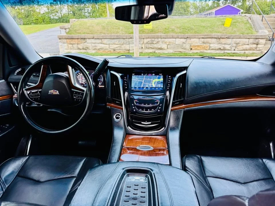2015 Cadillac Escalade 4th Gen - Image 3 of 14
