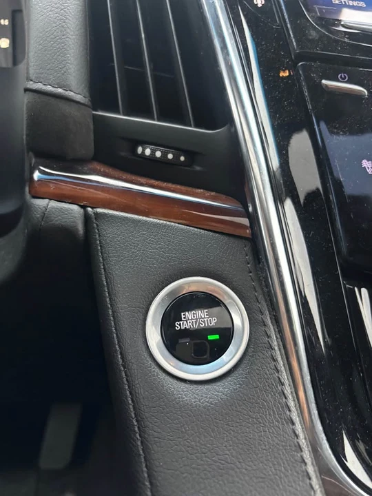 2015 Cadillac Escalade 4th Gen - Image 11 of 15