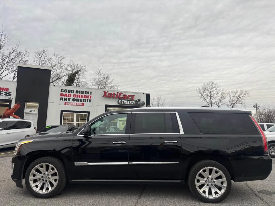 2015 Cadillac Escalade 4th Gen - Image 3 of 15
