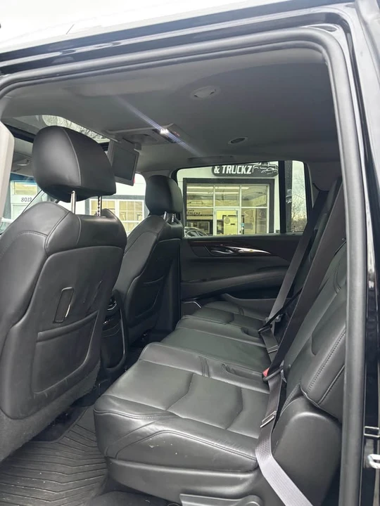 2015 Cadillac Escalade 4th Gen - Image 13 of 15