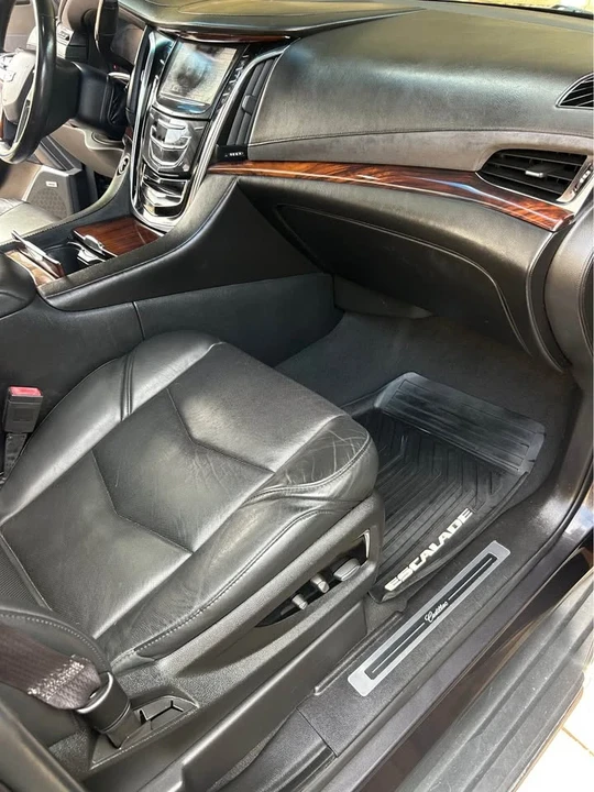 2015 Cadillac Escalade 4th Gen - Image 15 of 18