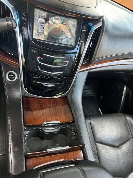 2015 Cadillac Escalade 4th Gen - Image 17 of 18