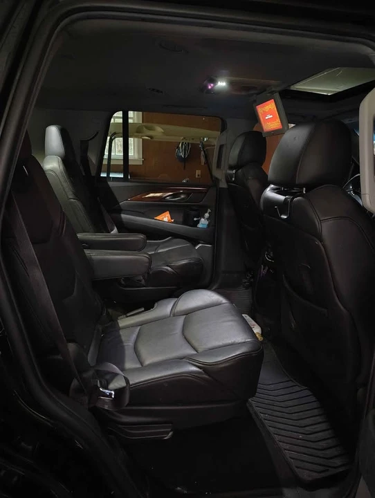 2015 Cadillac Escalade 4th Gen - Image 13 of 19