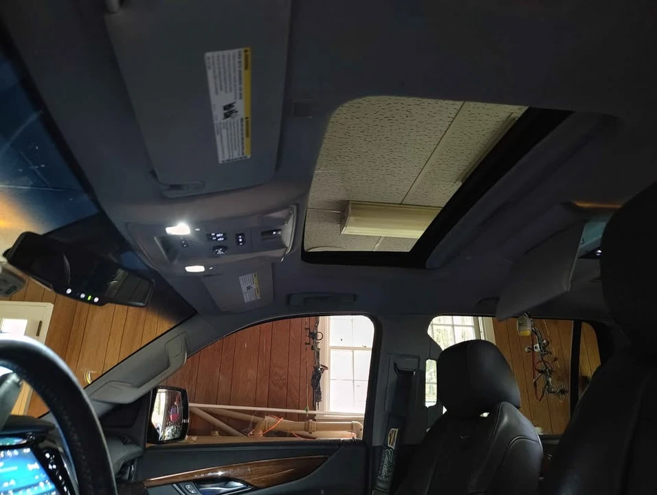 2015 Cadillac Escalade 4th Gen - Image 12 of 19