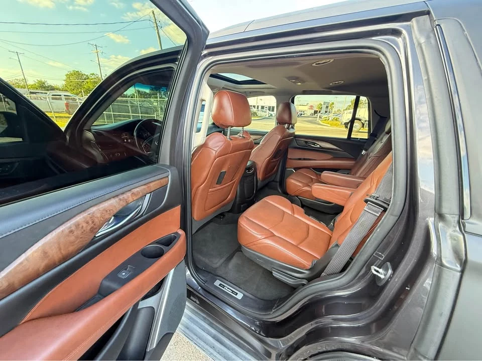 2015 Cadillac Escalade 4th Gen - Image 13 of 18