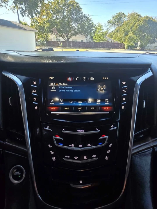 2015 Cadillac Escalade 4th Gen - Image 8 of 14