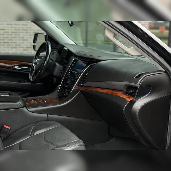 2015 Cadillac Escalade 4th Gen - Image 9 of 11