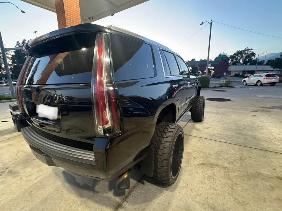 2015 Cadillac Escalade 4th Gen - Image 3 of 10
