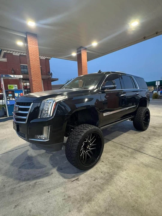2015 Cadillac Escalade 4th Gen - Image 6 of 10