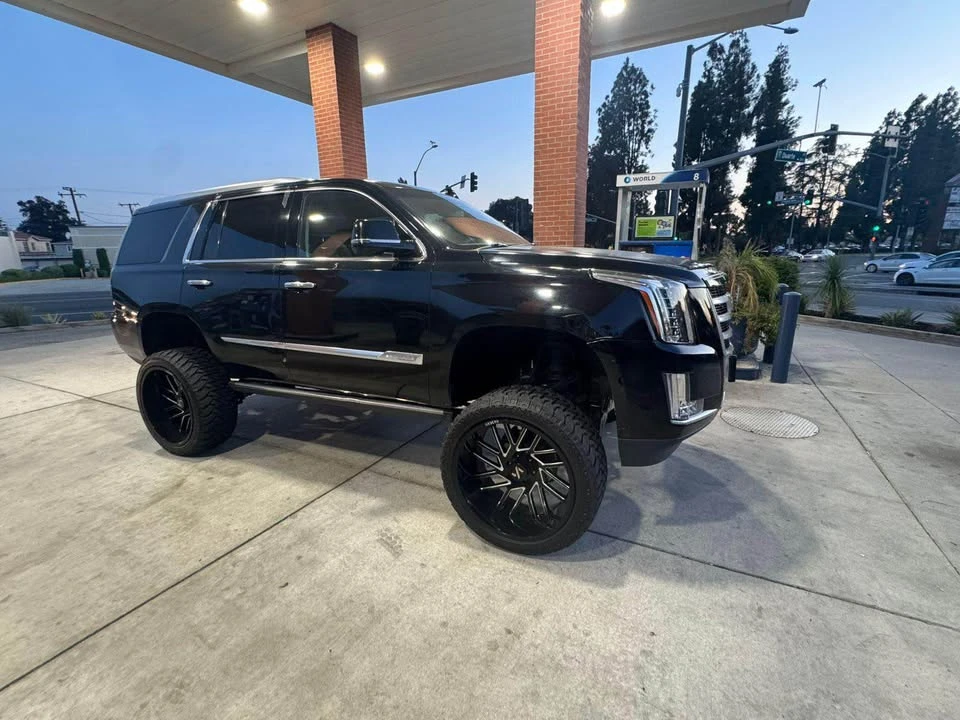2015 Cadillac Escalade 4th Gen - Image 8 of 10