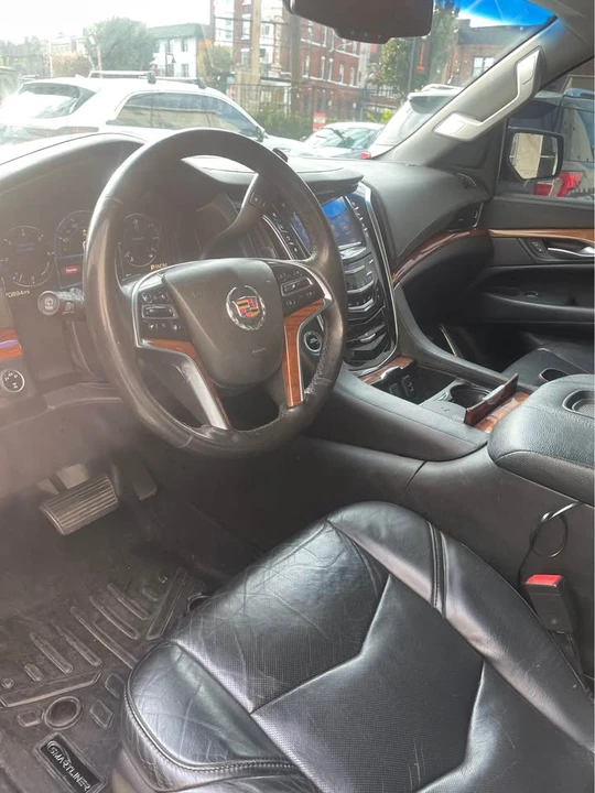 2015 Cadillac Escalade 4th Gen - Image 8 of 10