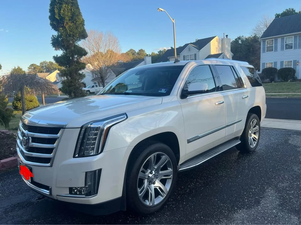 2015 Cadillac Escalade 4th Gen - Image 2 of 6