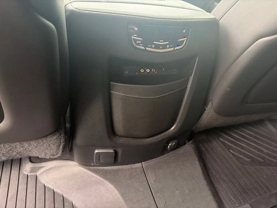 2015 Cadillac Escalade 4th Gen - Image 17 of 20