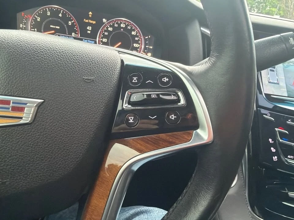 2015 Cadillac Escalade 4th Gen - Image 13 of 20
