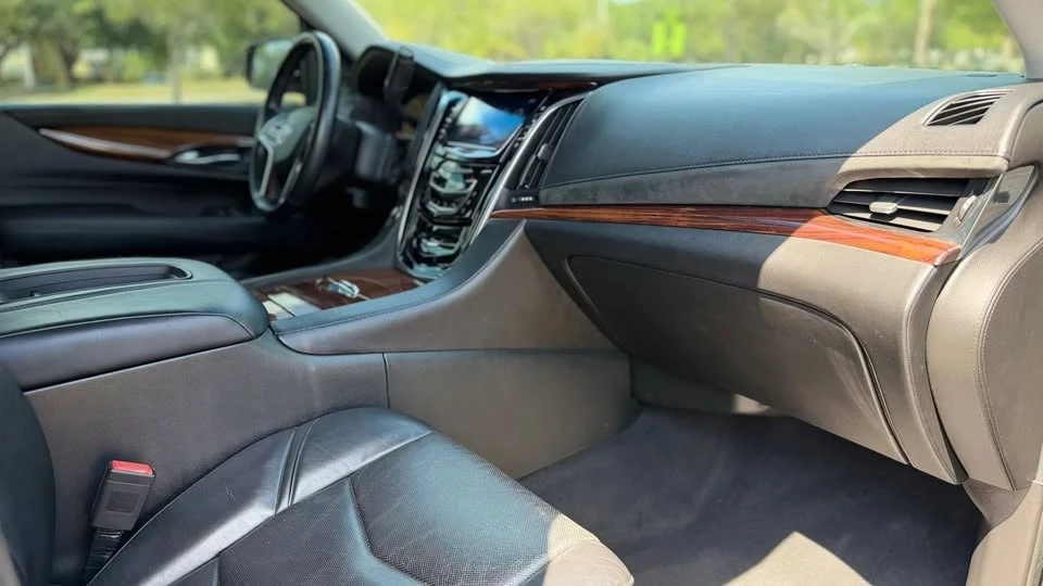 2015 Cadillac Escalade 4th Gen - Image 13 of 20