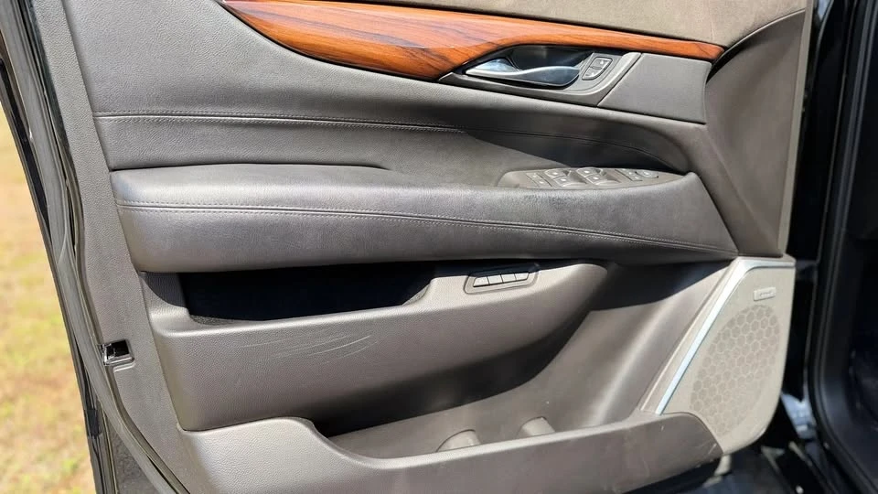 2015 Cadillac Escalade 4th Gen - Image 18 of 20