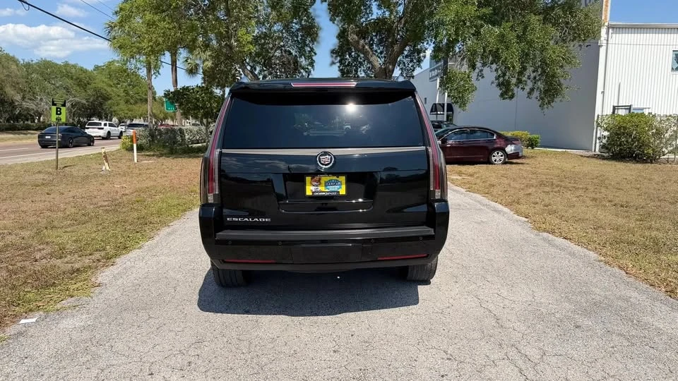 2015 Cadillac Escalade 4th Gen - Image 3 of 20