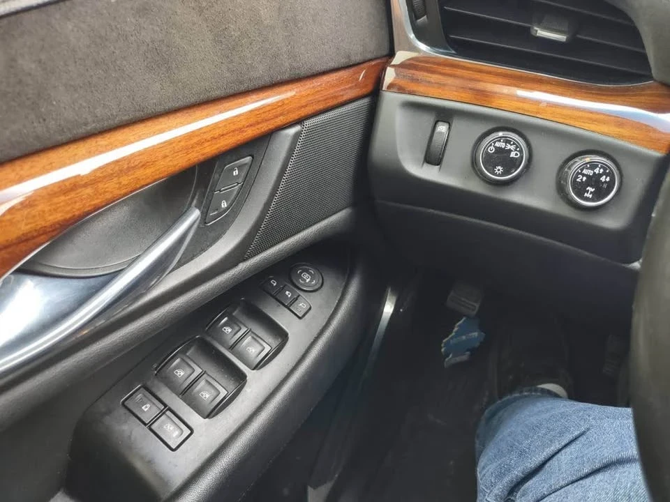 2015 Cadillac Escalade 4th Gen - Image 18 of 20
