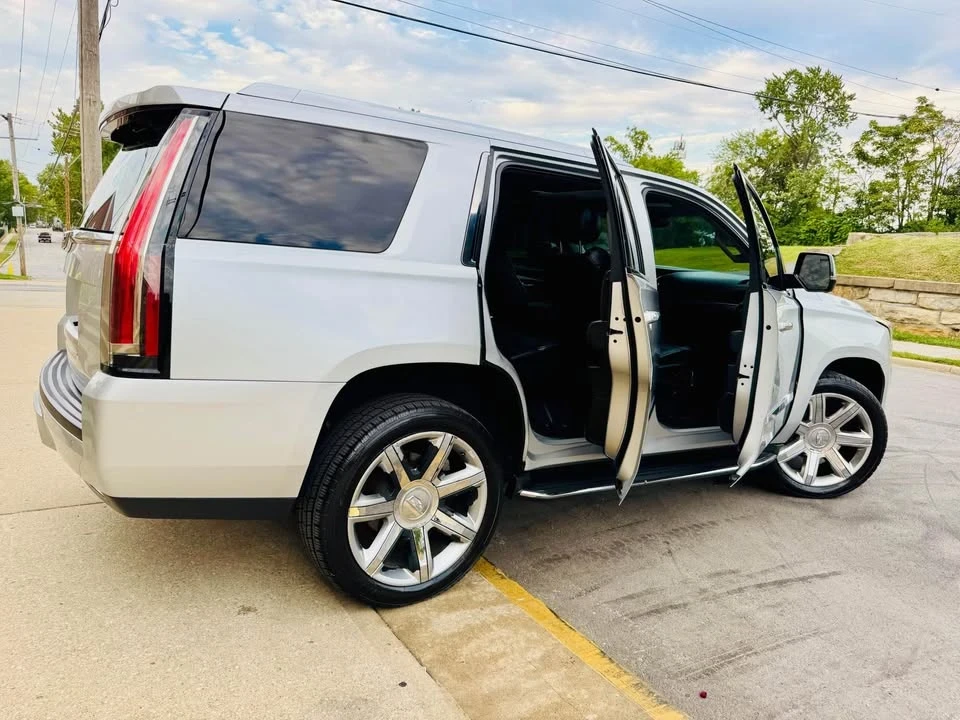 2015 Cadillac Escalade 4th Gen - Image 7 of 19