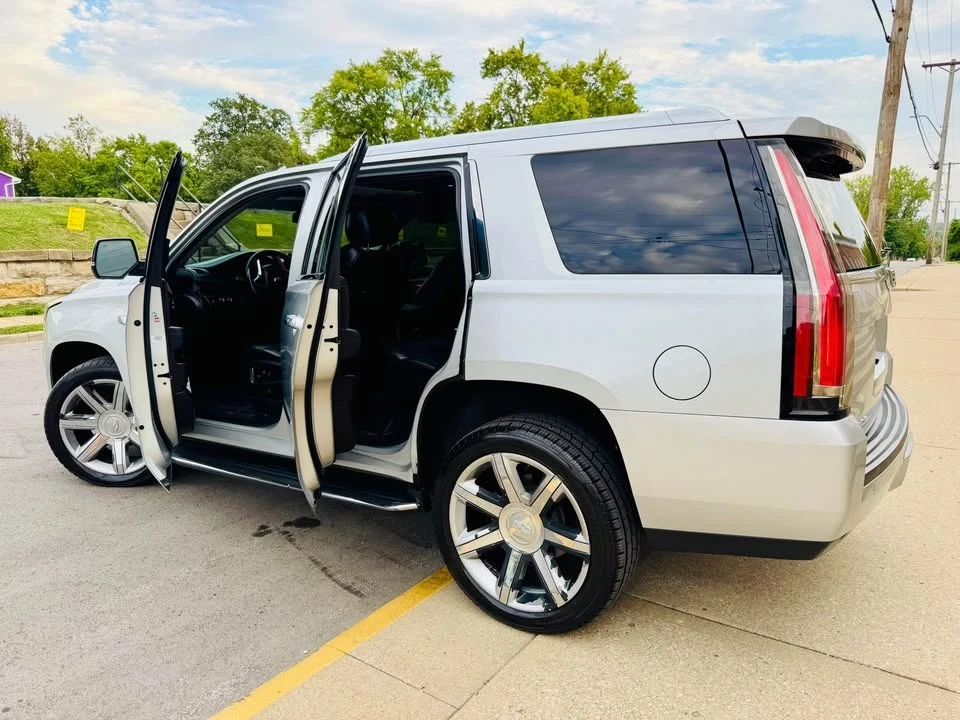 2015 Cadillac Escalade 4th Gen - Image 9 of 18