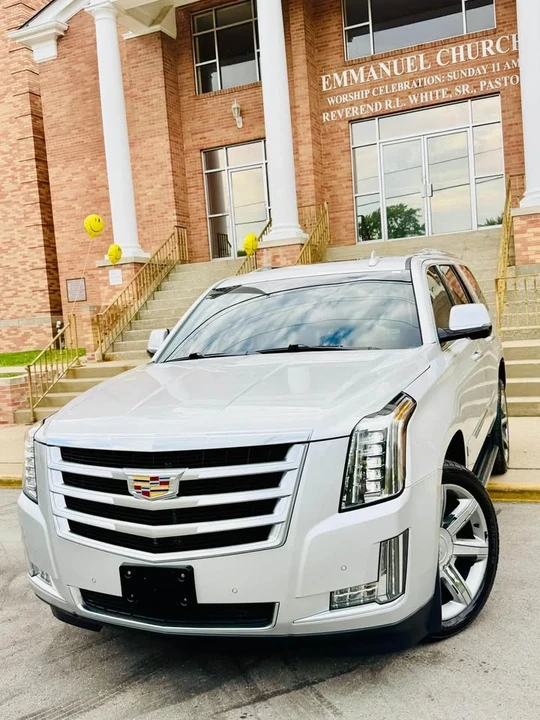 2015 Cadillac Escalade 4th Gen - Image 2 of 18
