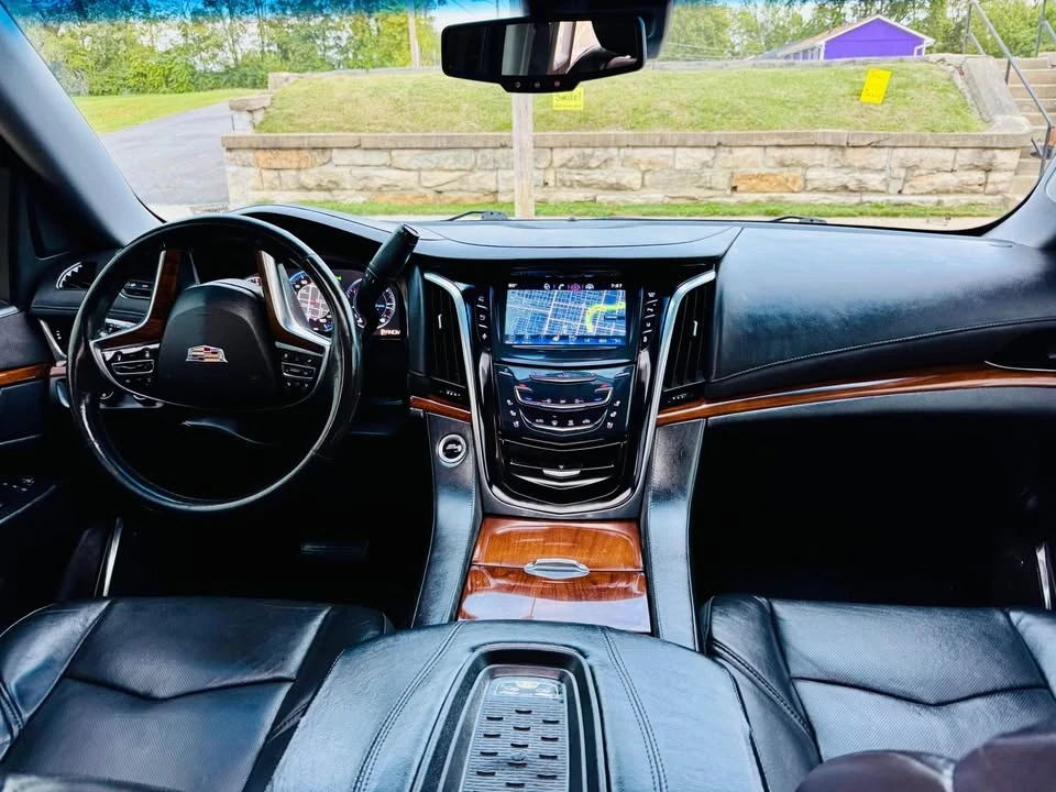 2015 Cadillac Escalade 4th Gen - Image 11 of 18