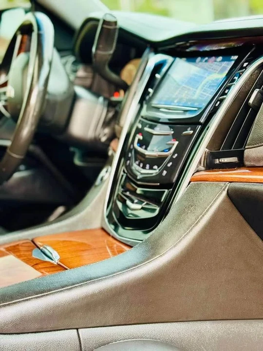 2015 Cadillac Escalade 4th Gen - Image 12 of 18