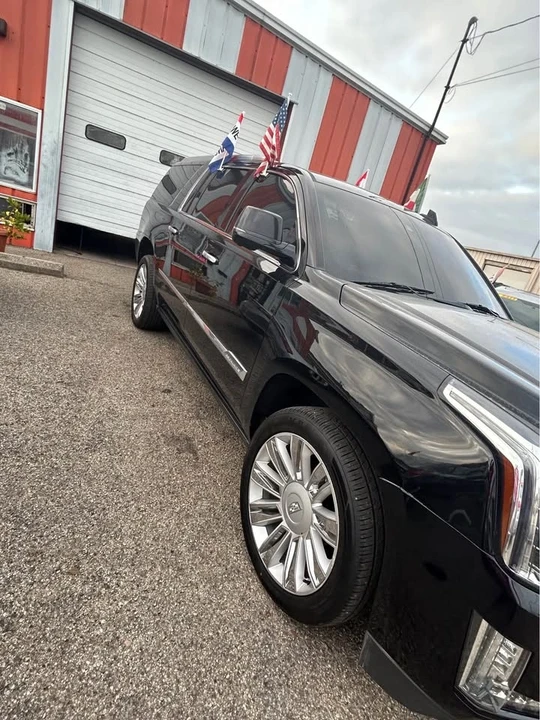 2015 Cadillac Escalade 4th Gen - Image 3 of 9