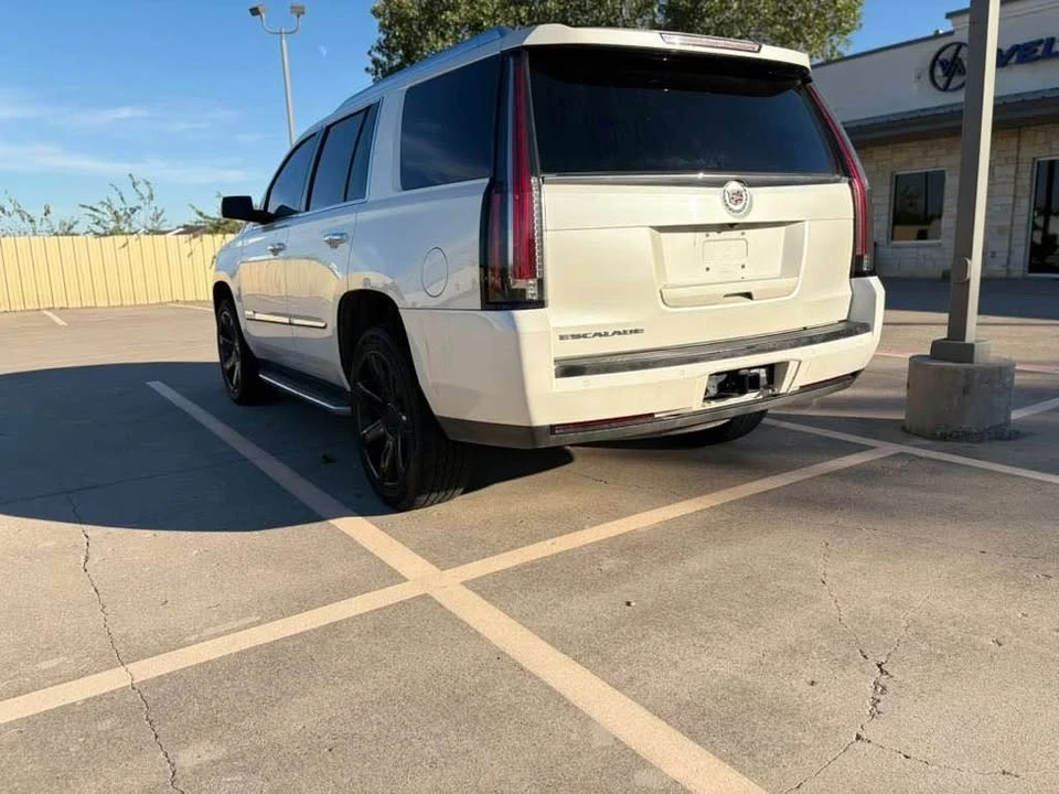 2015 Cadillac Escalade 4th Gen - Image 12 of 16