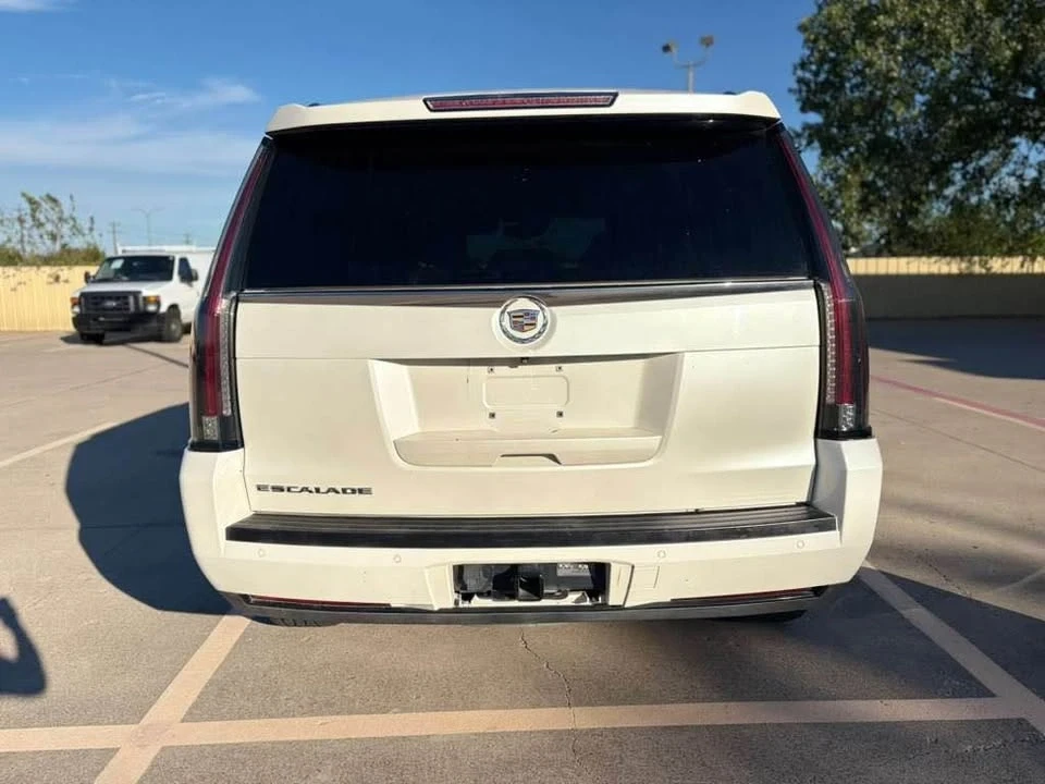 2015 Cadillac Escalade 4th Gen - Image 13 of 16