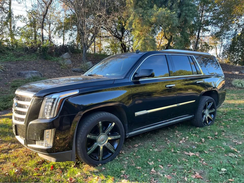 2015 Cadillac Escalade 4th Gen - Image 2 of 12
