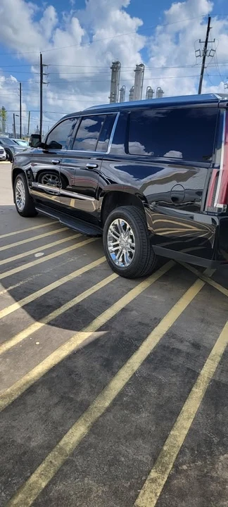 2015 Cadillac Escalade 4th Gen - Image 2 of 16