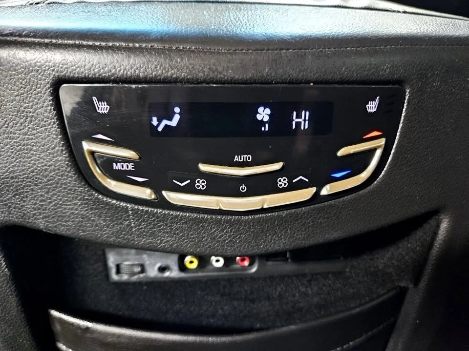 2015 Cadillac Escalade 4th Gen - Image 17 of 19