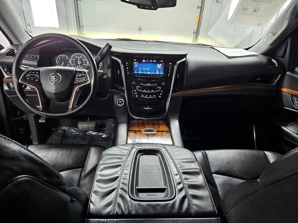 2015 Cadillac Escalade 4th Gen - Image 18 of 19