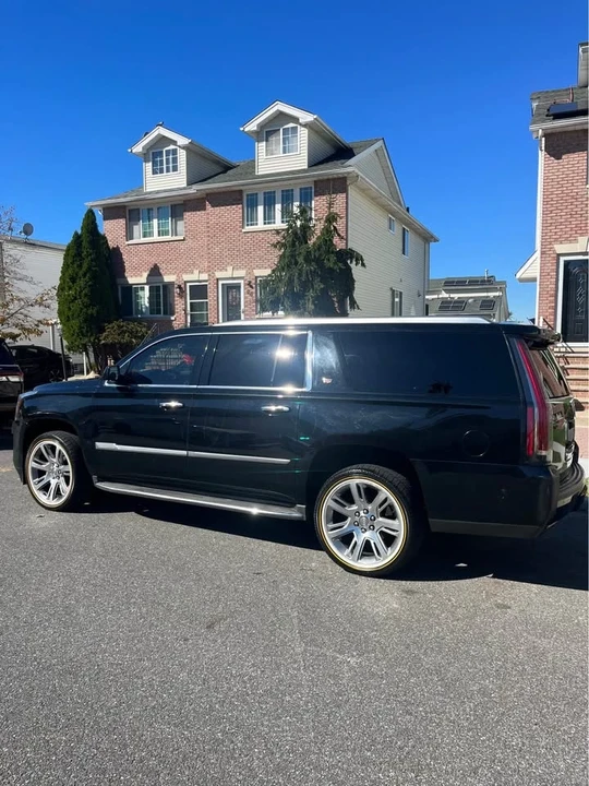 2015 Cadillac Escalade 4th Gen - Image 3 of 8