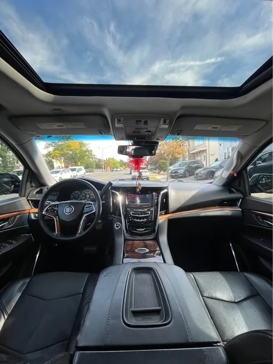 2015 Cadillac Escalade 4th Gen - Image 7 of 8