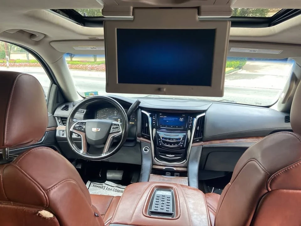 2015 Cadillac Escalade 4th Gen - Image 17 of 19