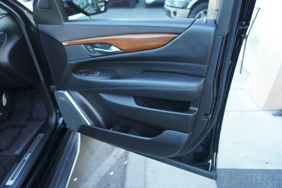 2015 Cadillac Escalade 4th Gen - Image 15 of 19