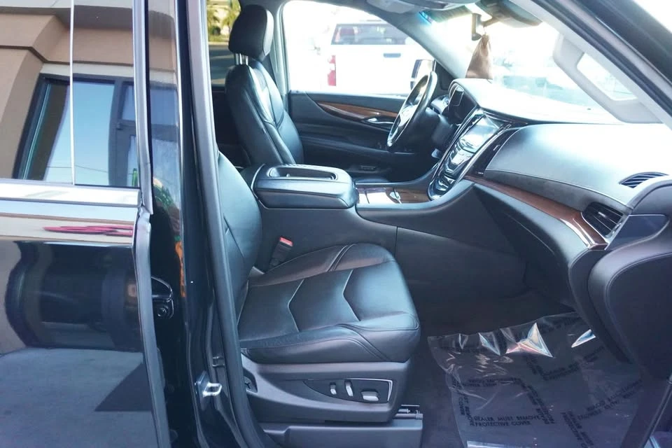 2015 Cadillac Escalade 4th Gen - Image 14 of 19