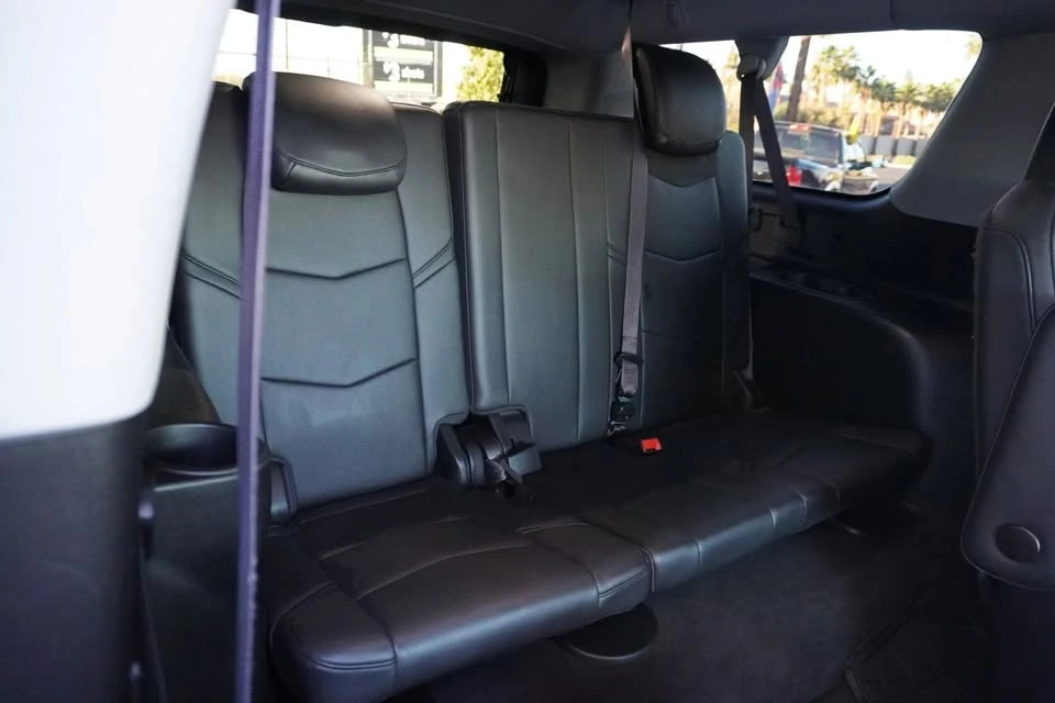 2015 Cadillac Escalade 4th Gen - Image 18 of 19