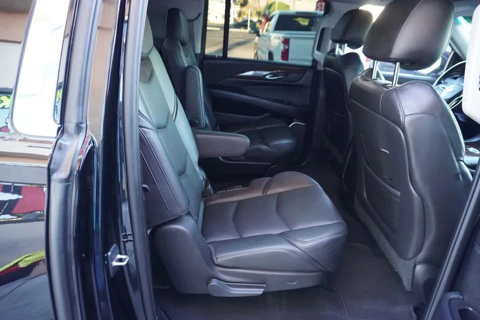 2015 Cadillac Escalade 4th Gen - Image 16 of 19