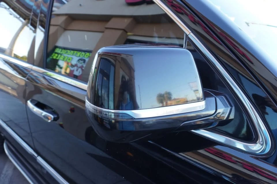 2015 Cadillac Escalade 4th Gen - Image 11 of 19